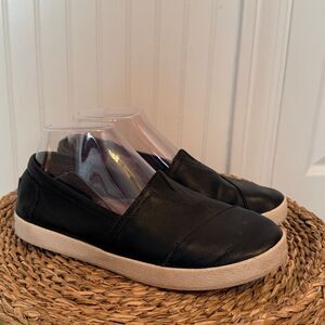 Toms Black Leather Women’s  Loafers - 7 - Good Condition
